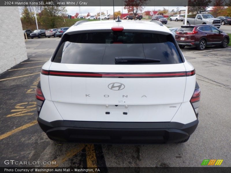 Atlas White / Gray 2024 Hyundai Kona SEL AWD