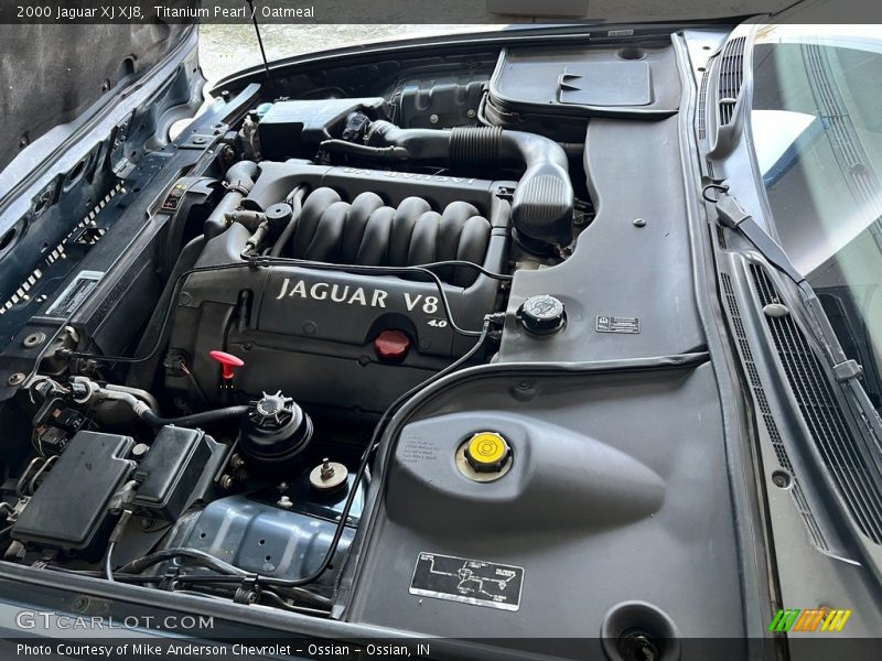Titanium Pearl / Oatmeal 2000 Jaguar XJ XJ8