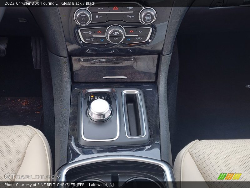 Gloss Black / Black 2023 Chrysler 300 Touring L