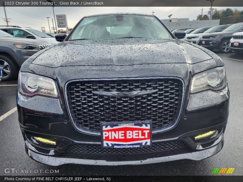 Gloss Black / Linen/Black 2023 Chrysler 300 Touring L