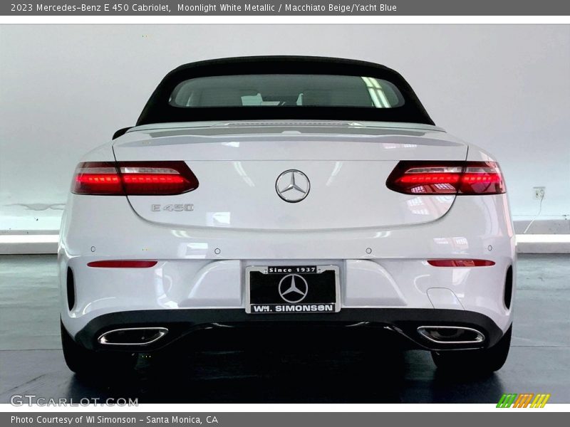 Moonlight White Metallic / Macchiato Beige/Yacht Blue 2023 Mercedes-Benz E 450 Cabriolet