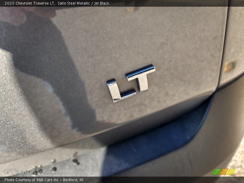 Satin Steel Metallic / Jet Black 2020 Chevrolet Traverse LT