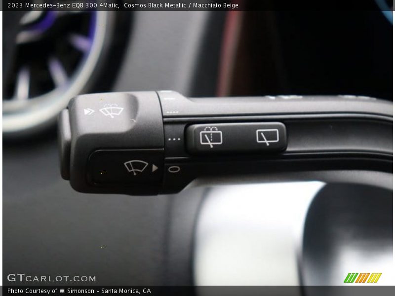 Controls of 2023 EQB 300 4Matic