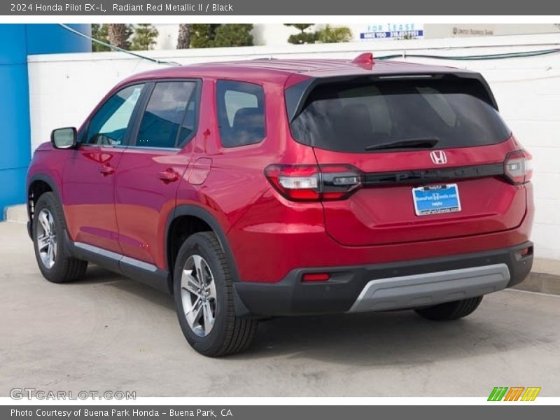 Radiant Red Metallic II / Black 2024 Honda Pilot EX-L