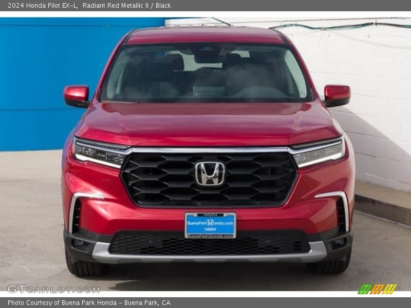 Radiant Red Metallic II / Black 2024 Honda Pilot EX-L