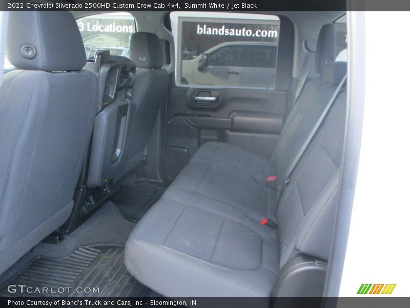 Summit White / Jet Black 2022 Chevrolet Silverado 2500HD Custom Crew Cab 4x4
