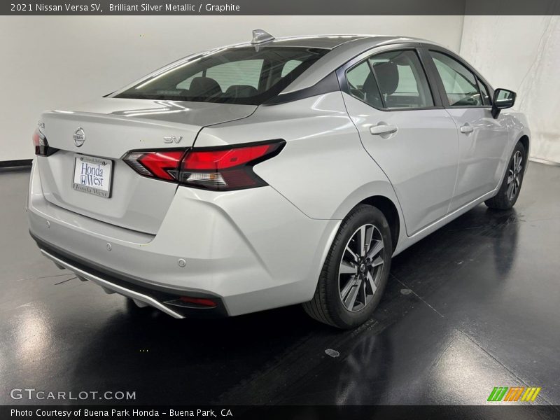  2021 Versa SV Brilliant Silver Metallic
