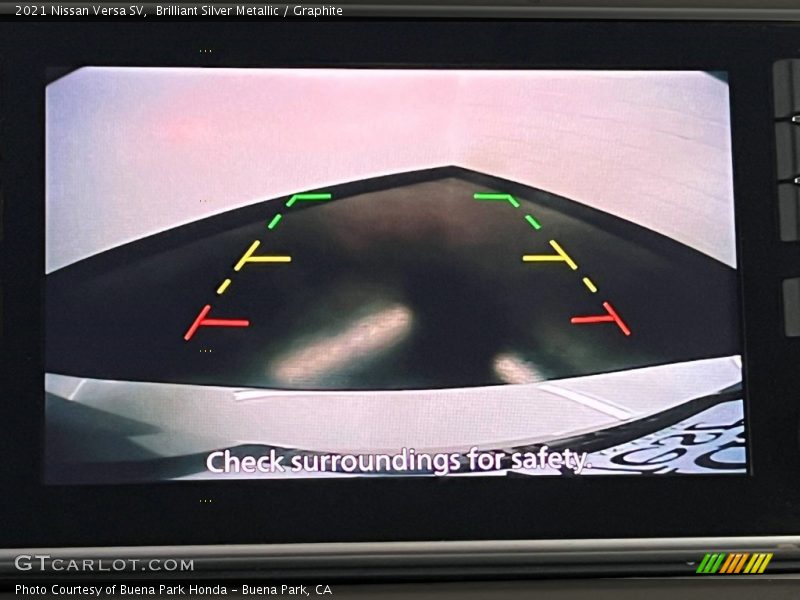 Brilliant Silver Metallic / Graphite 2021 Nissan Versa SV