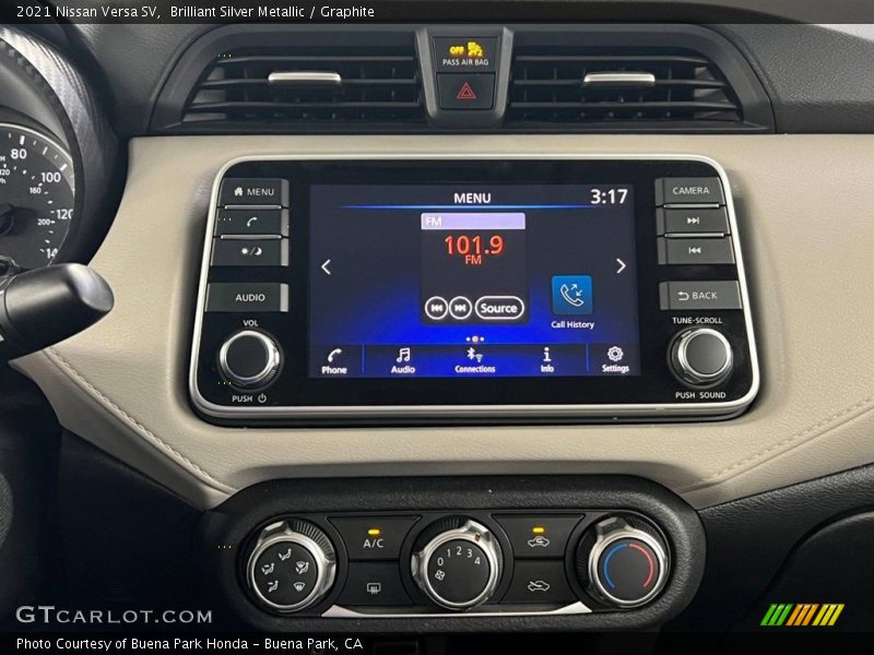 Controls of 2021 Versa SV