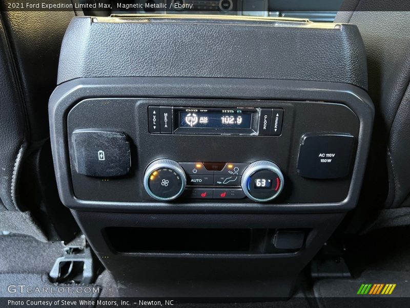 Controls of 2021 Expedition Limited Max
