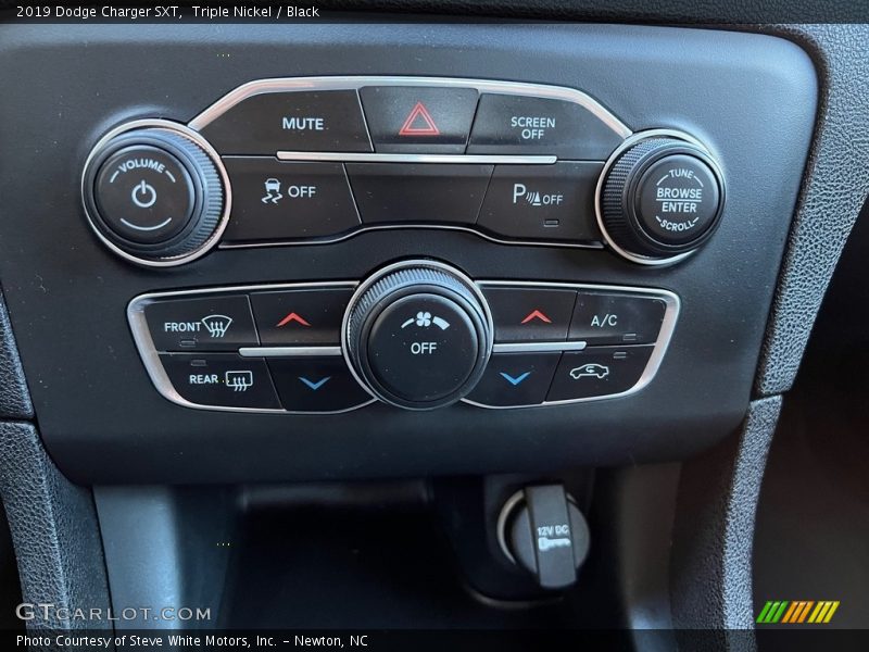 Triple Nickel / Black 2019 Dodge Charger SXT