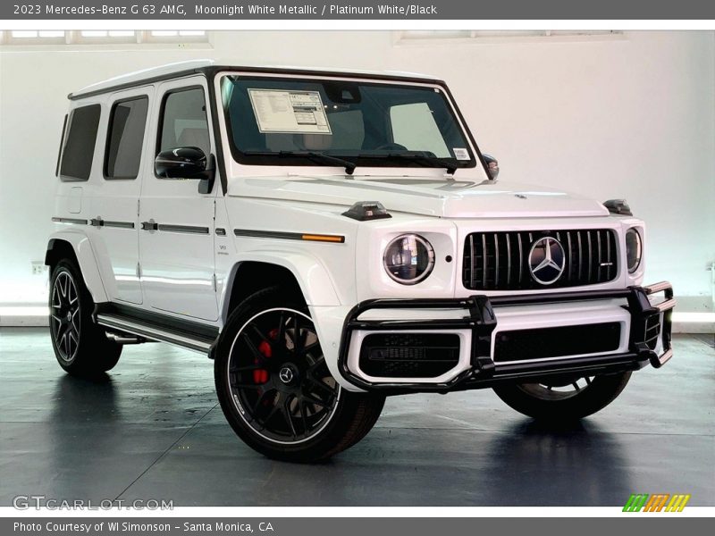Front 3/4 View of 2023 G 63 AMG