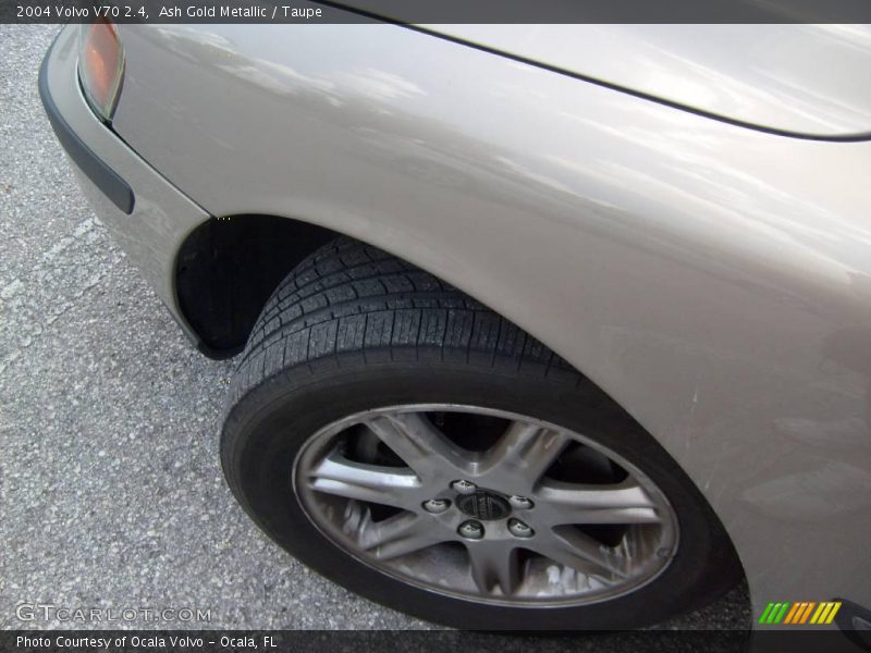 Ash Gold Metallic / Taupe 2004 Volvo V70 2.4