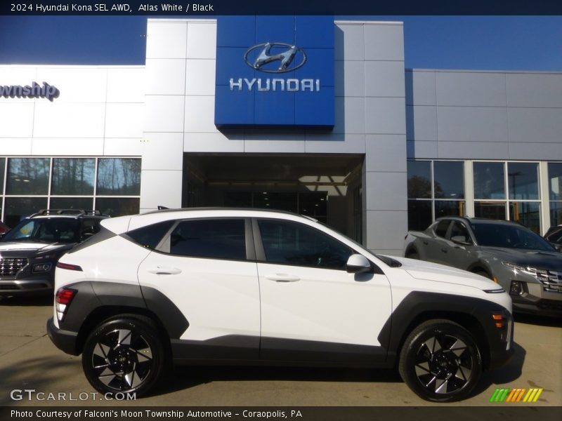 Atlas White / Black 2024 Hyundai Kona SEL AWD