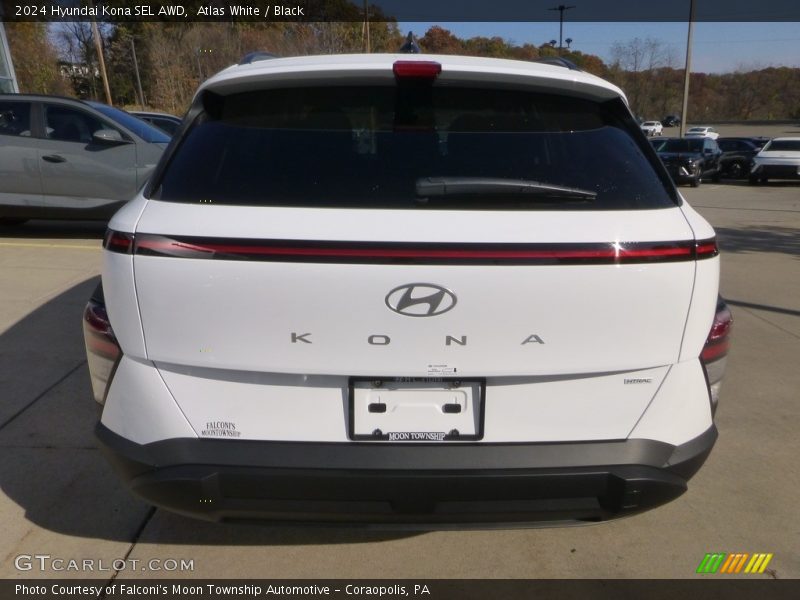 Atlas White / Black 2024 Hyundai Kona SEL AWD