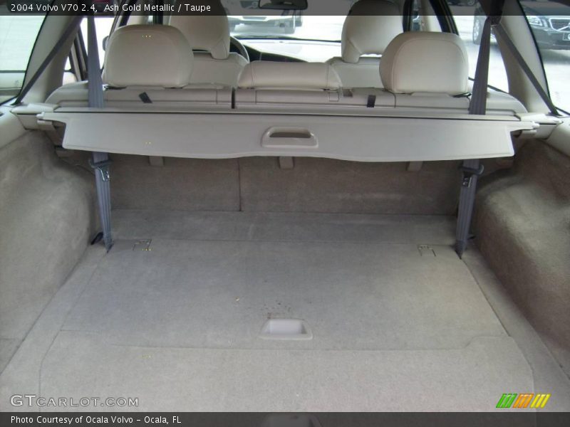 Ash Gold Metallic / Taupe 2004 Volvo V70 2.4