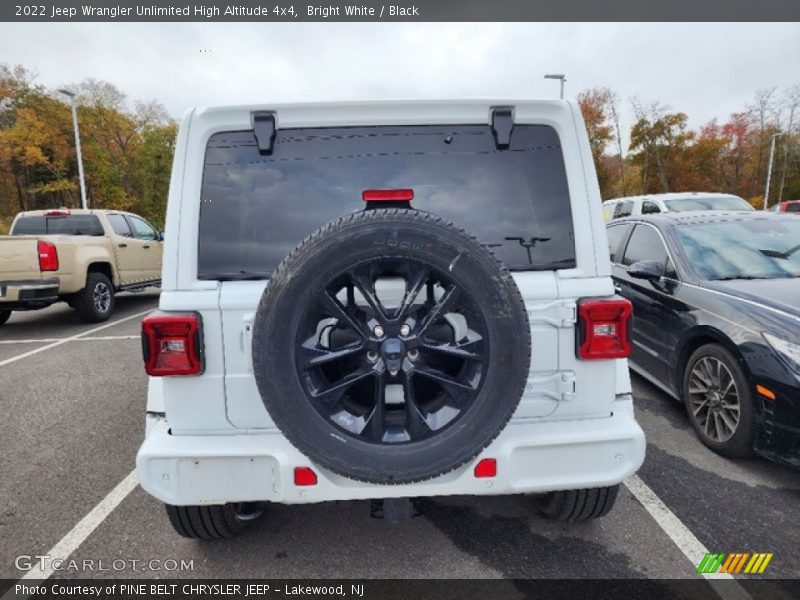 Bright White / Black 2022 Jeep Wrangler Unlimited High Altitude 4x4