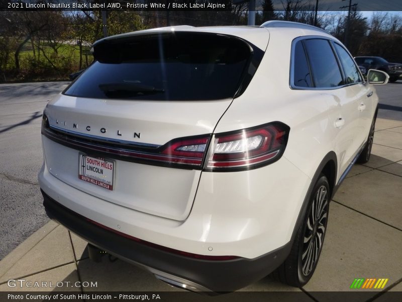 Pristine White / Black Label Alpine 2021 Lincoln Nautilus Black Label AWD