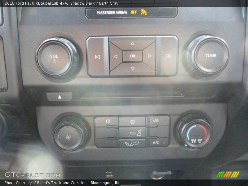 Shadow Black / Earth Gray 2018 Ford F150 XL SuperCab 4x4