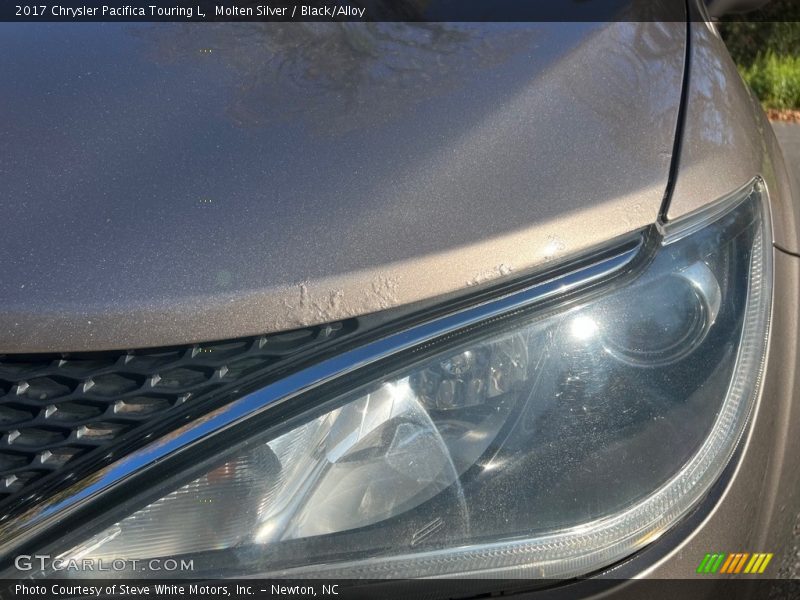 Molten Silver / Black/Alloy 2017 Chrysler Pacifica Touring L