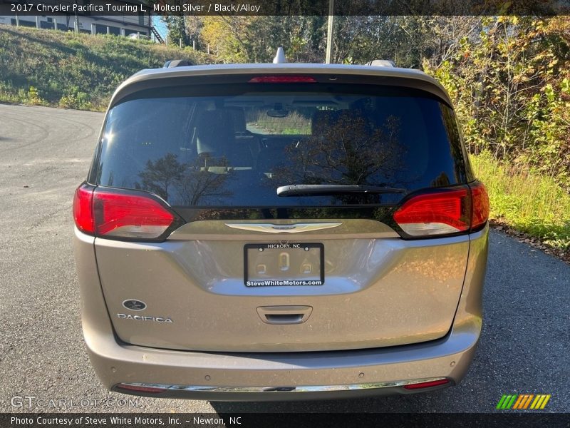 Molten Silver / Black/Alloy 2017 Chrysler Pacifica Touring L