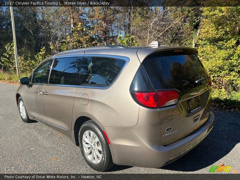 Molten Silver / Black/Alloy 2017 Chrysler Pacifica Touring L