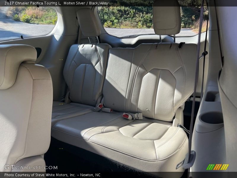 Molten Silver / Black/Alloy 2017 Chrysler Pacifica Touring L