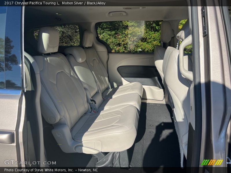 Molten Silver / Black/Alloy 2017 Chrysler Pacifica Touring L