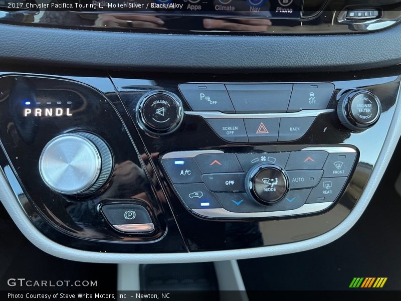 Molten Silver / Black/Alloy 2017 Chrysler Pacifica Touring L