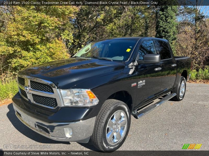 Diamond Black Crystal Pearl / Black/Diesel Gray 2019 Ram 1500 Classic Tradesman Crew Cab 4x4