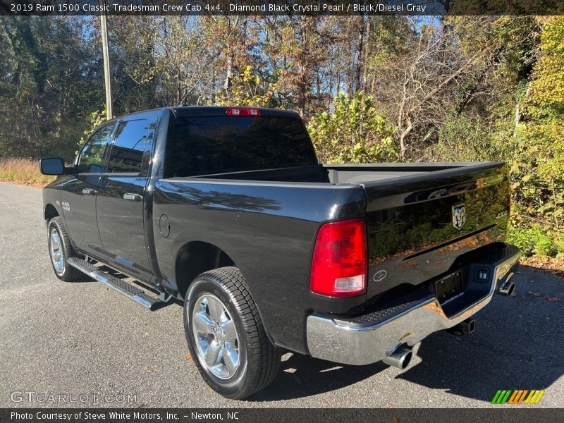 Diamond Black Crystal Pearl / Black/Diesel Gray 2019 Ram 1500 Classic Tradesman Crew Cab 4x4