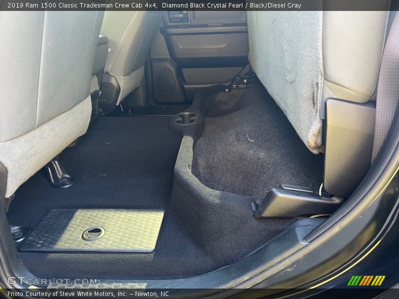 Diamond Black Crystal Pearl / Black/Diesel Gray 2019 Ram 1500 Classic Tradesman Crew Cab 4x4