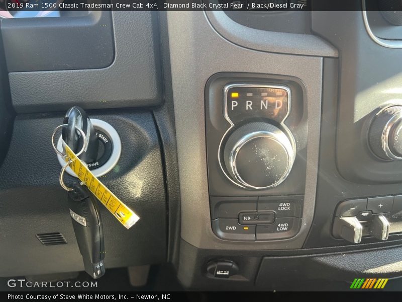 Diamond Black Crystal Pearl / Black/Diesel Gray 2019 Ram 1500 Classic Tradesman Crew Cab 4x4
