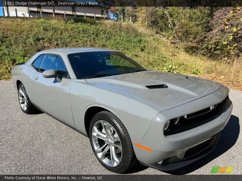 Front 3/4 View of 2023 Challenger SXT