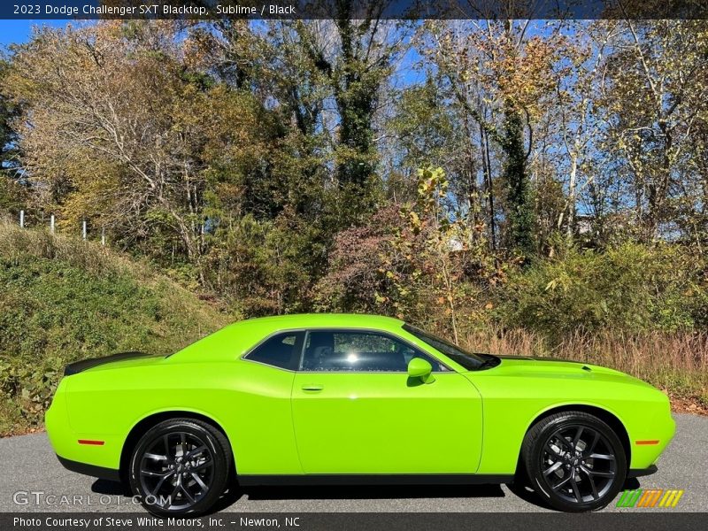 Sublime / Black 2023 Dodge Challenger SXT Blacktop