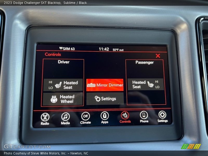 Controls of 2023 Challenger SXT Blacktop