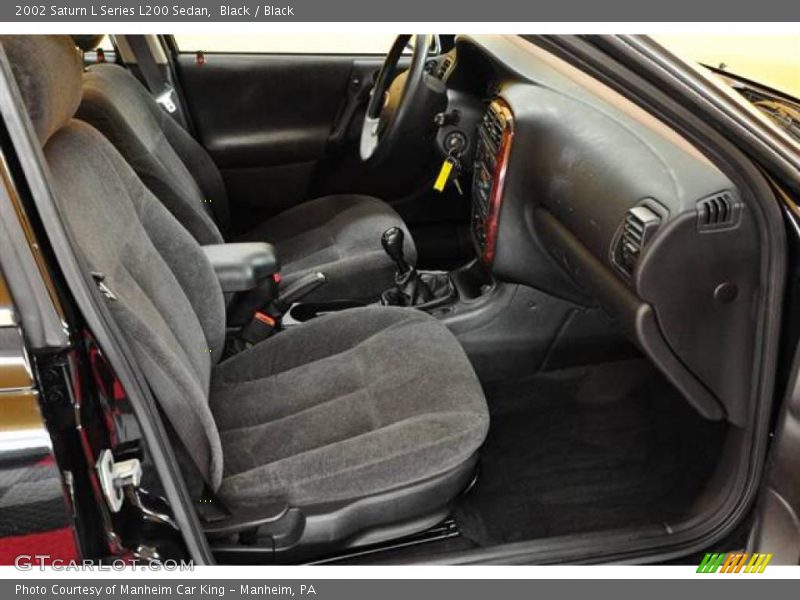 Black / Black 2002 Saturn L Series L200 Sedan