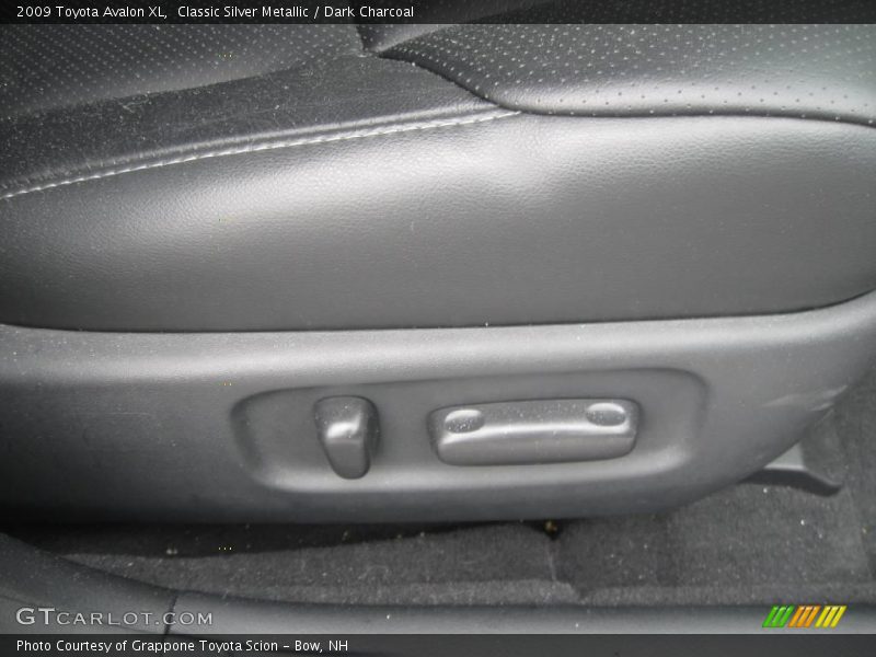 Classic Silver Metallic / Dark Charcoal 2009 Toyota Avalon XL
