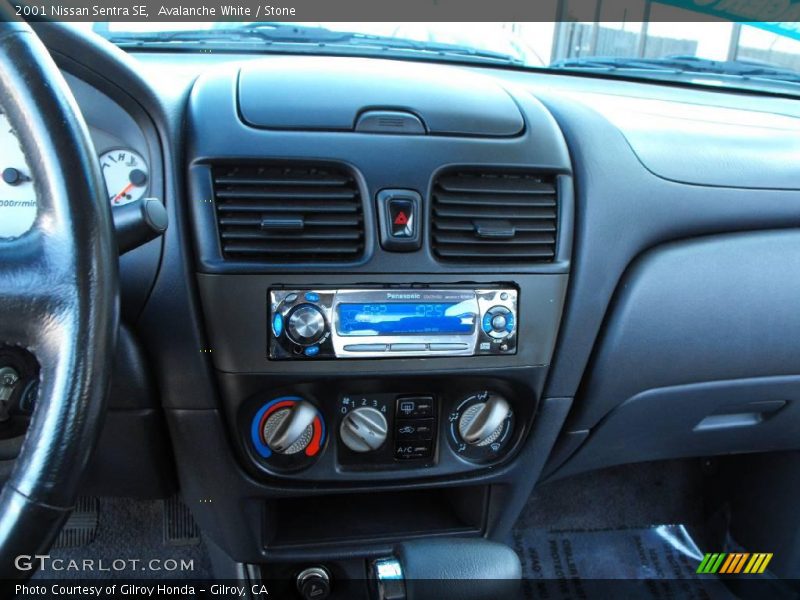 Avalanche White / Stone 2001 Nissan Sentra SE