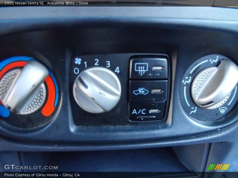 Avalanche White / Stone 2001 Nissan Sentra SE