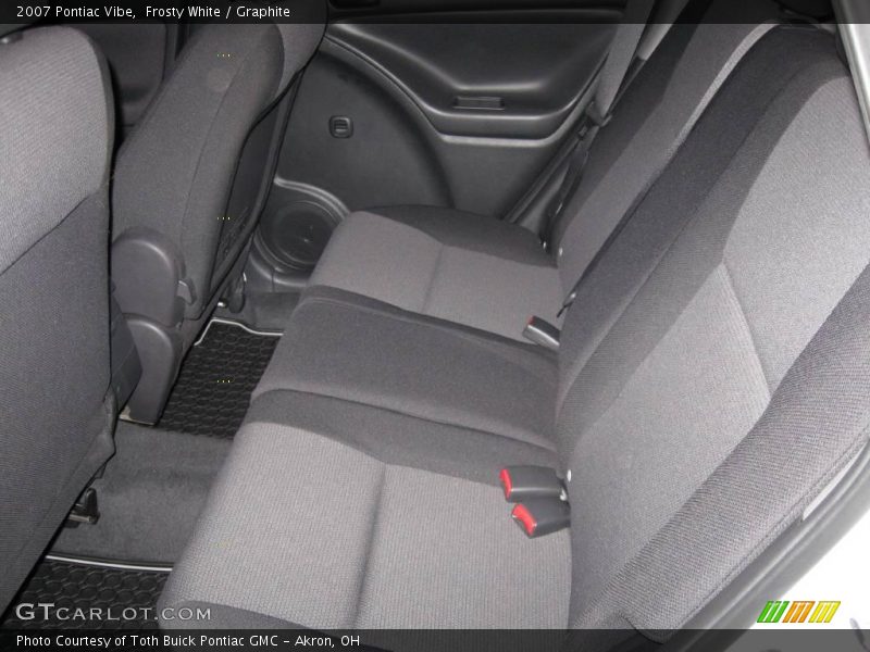 Frosty White / Graphite 2007 Pontiac Vibe