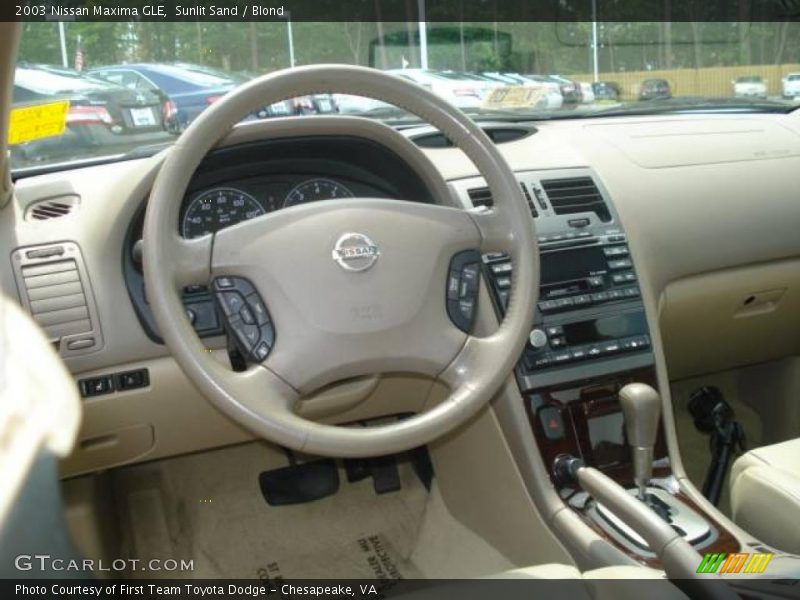 Sunlit Sand / Blond 2003 Nissan Maxima GLE