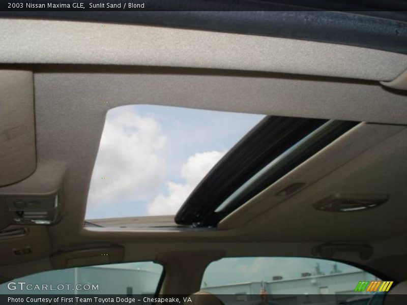 Sunlit Sand / Blond 2003 Nissan Maxima GLE