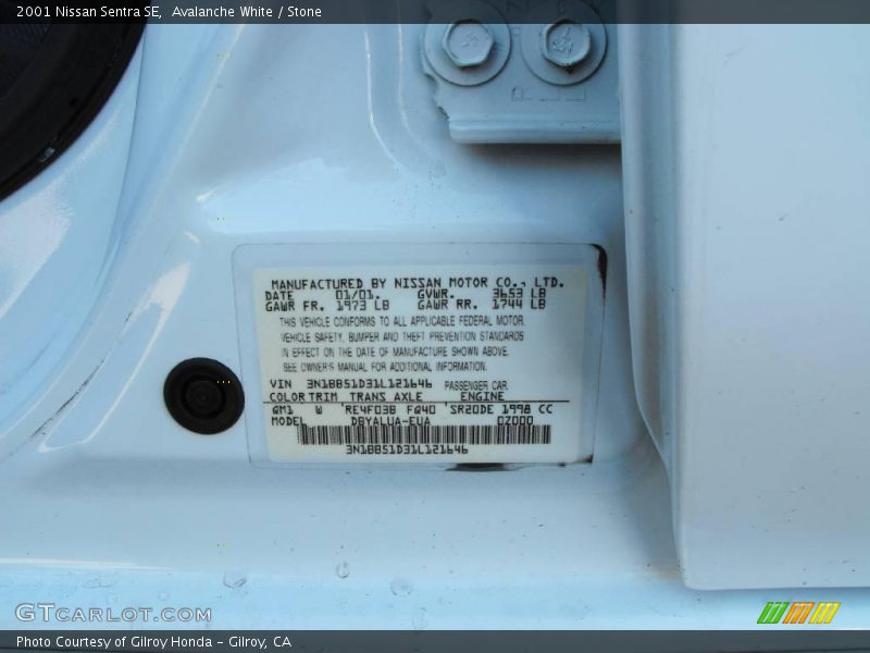 Avalanche White / Stone 2001 Nissan Sentra SE
