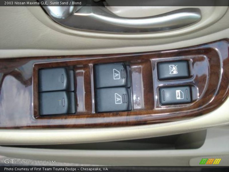 Sunlit Sand / Blond 2003 Nissan Maxima GLE