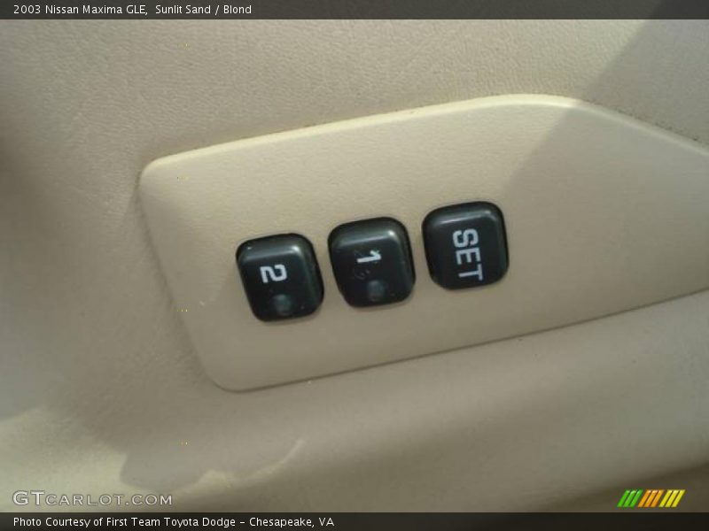 Sunlit Sand / Blond 2003 Nissan Maxima GLE