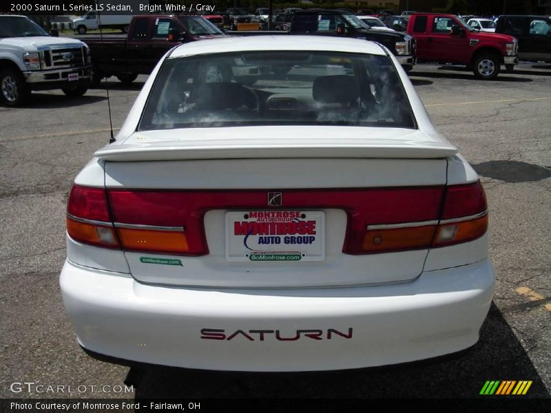 Bright White / Gray 2000 Saturn L Series LS Sedan