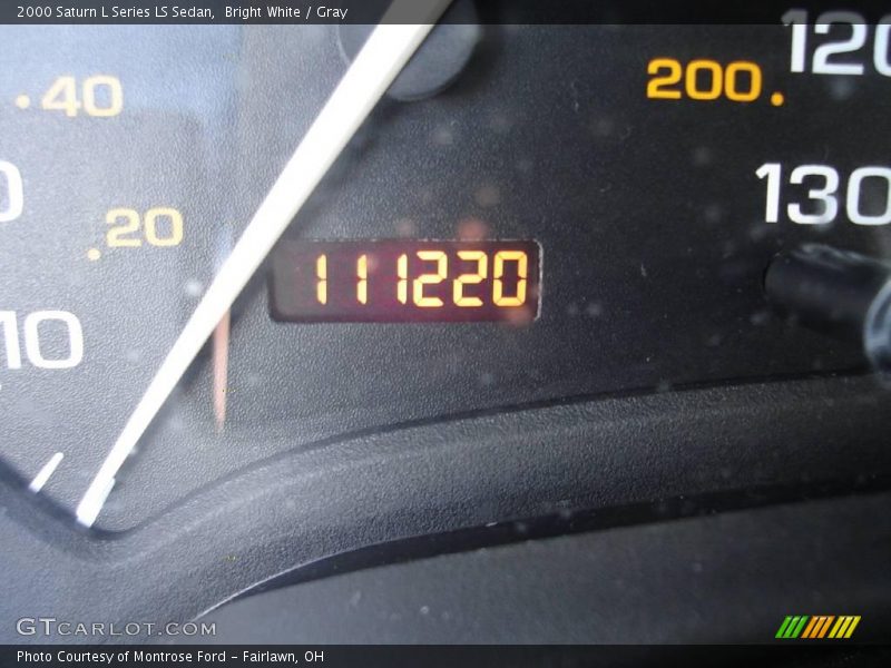 Bright White / Gray 2000 Saturn L Series LS Sedan