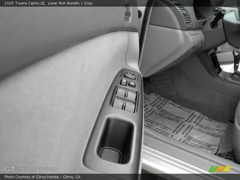 Lunar Mist Metallic / Gray 2005 Toyota Camry LE