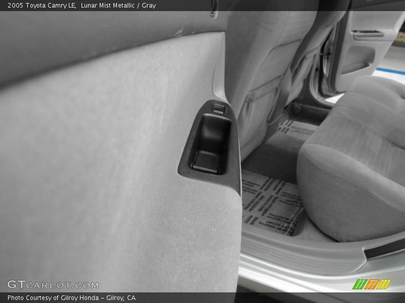 Lunar Mist Metallic / Gray 2005 Toyota Camry LE